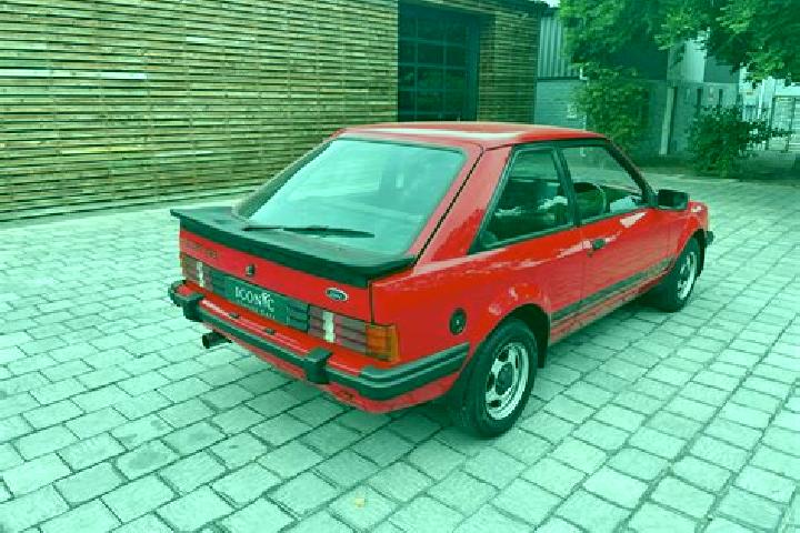 escort Sukasirna