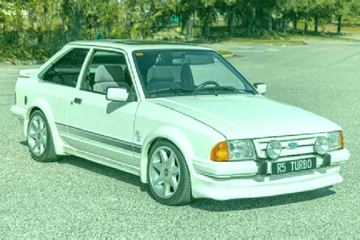 escort Takaro