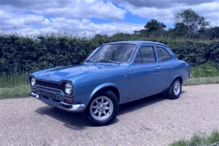 escort Tarvin