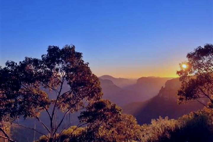 escort The Blue Mountains