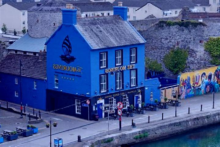 escort The Moorings