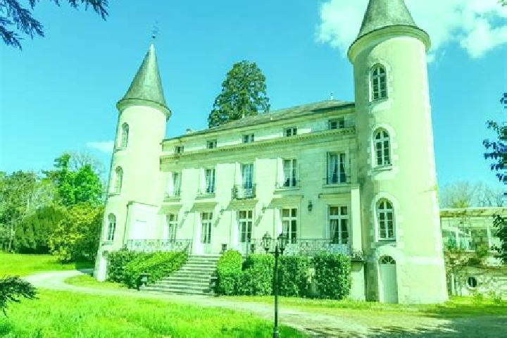 escort Tournon-Saint-Pierre