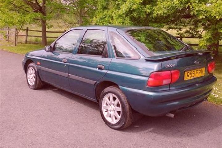 escort Tregoney
