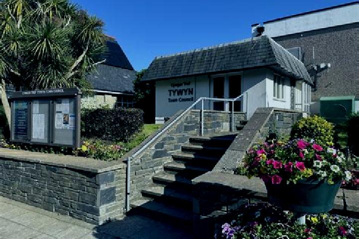 escort Tywyn