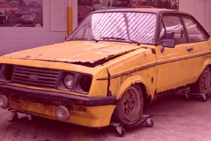 escort Varaklani