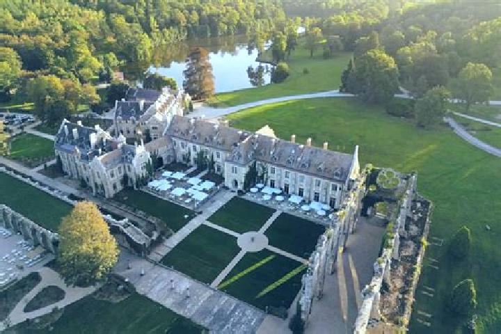 escort Vaux-sur-Vienne