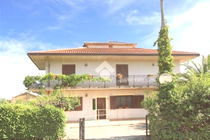 escort Villa Caldari