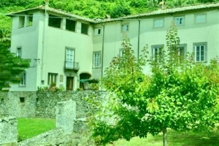 escort Villa Collemandina