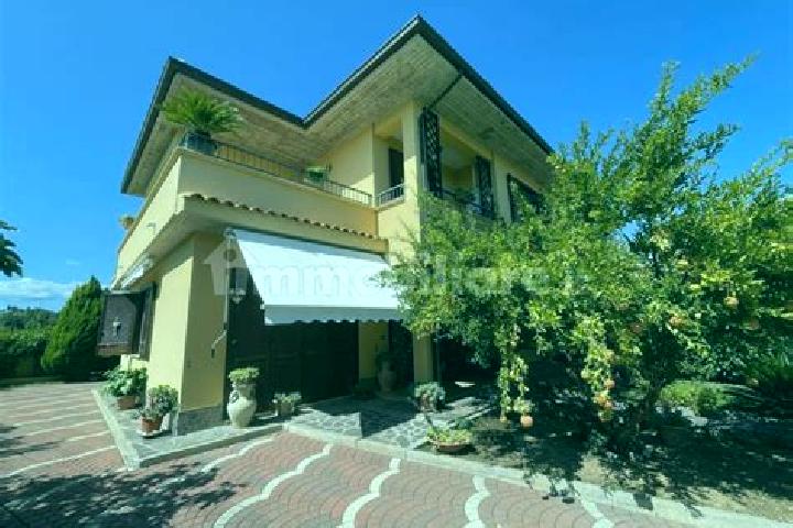 escort Villa Oliveti