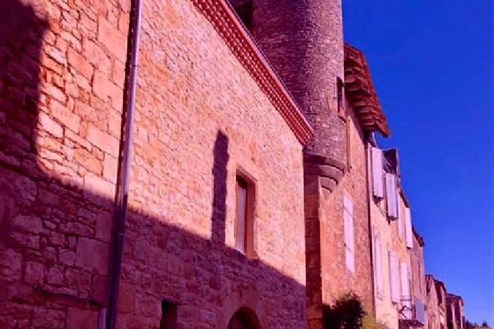 escort Villefranche-du-Perigord