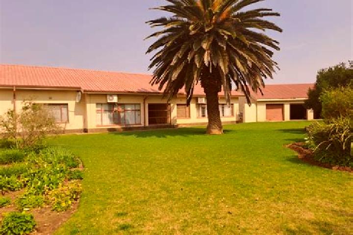 escort Vryburg
