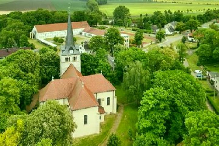escort Wahlstorf (Dorf)