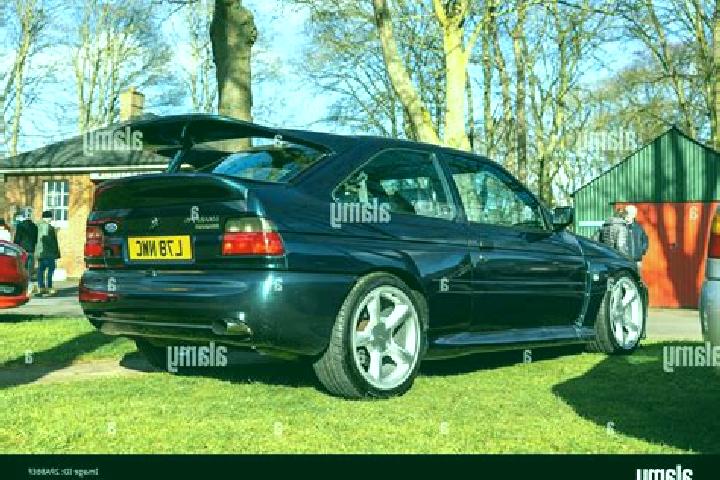 escort Weedon Centre