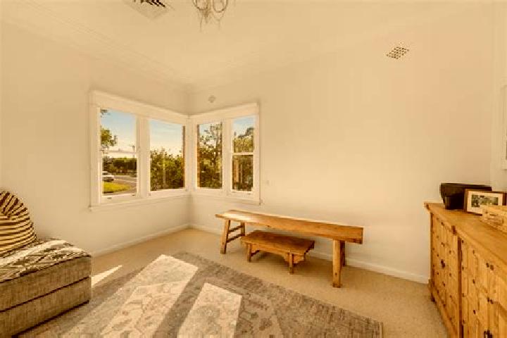 escort West Wollongong