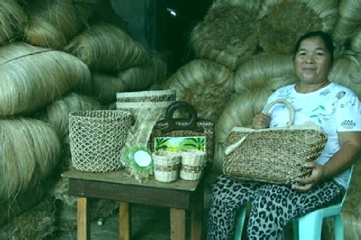 Escorts Abaca, Philippines — Local Companions