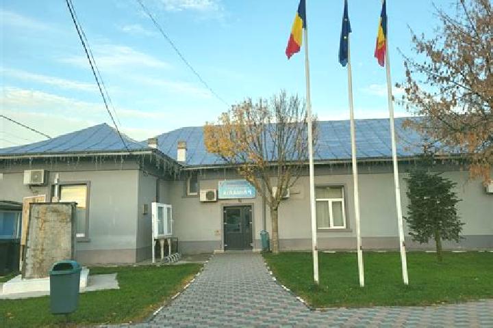 Escorts Adunatii-Copaceni, Romania — Local Companions