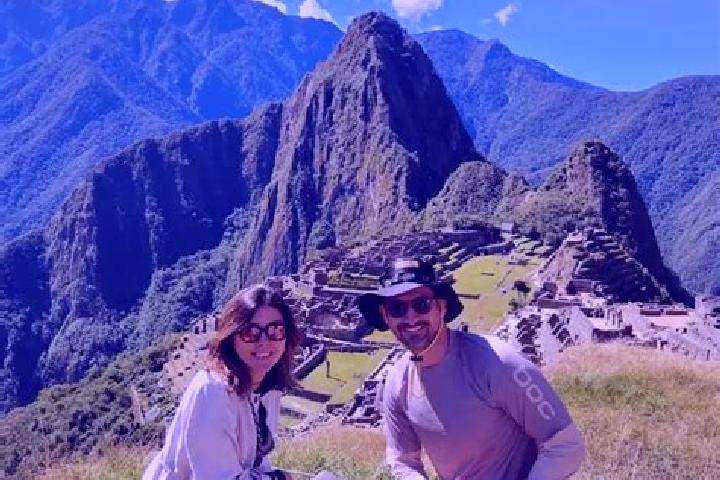Escorts Aguas Verdes, Peru — Local Companions