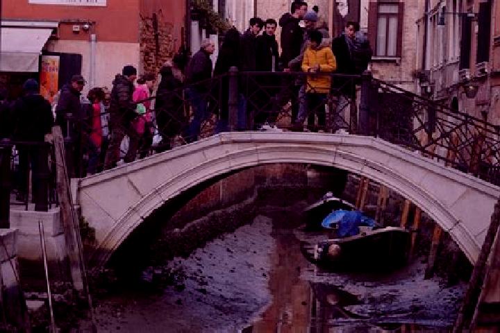 Escorts Ailoche, Italy — Local Companions