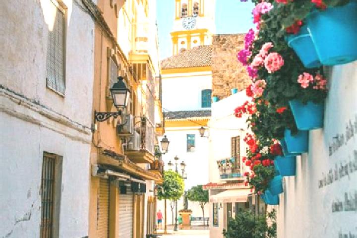 Escorts Alcanizo, Spain — Local Companions