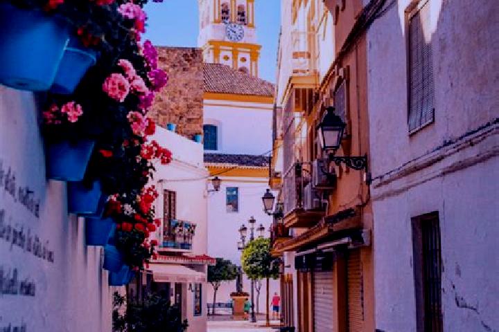 Escorts Alguena, Spain — Local Companions