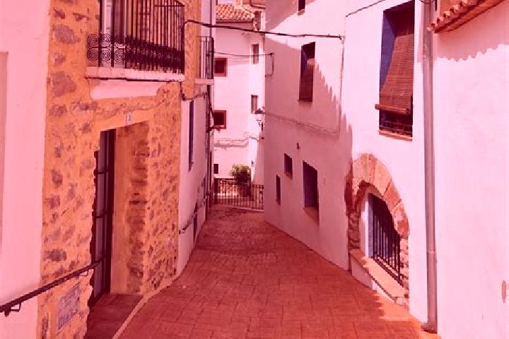 Escorts Almonacid de la Sierra, Spain — Local Companions