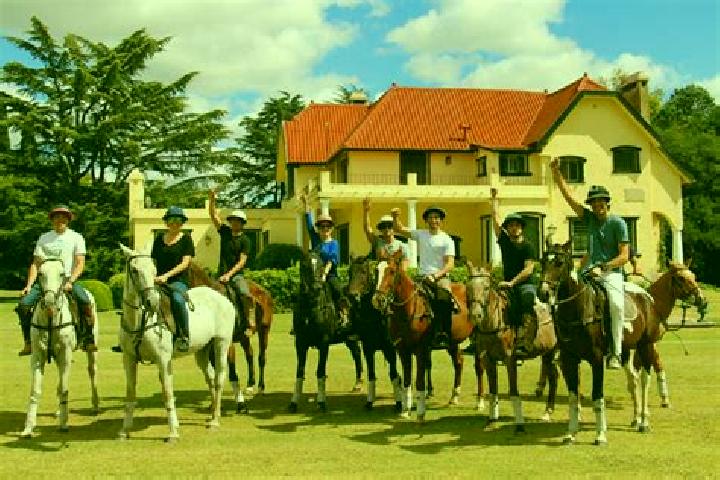 Escorts Alto de La Estancia, Panama — Local Companions