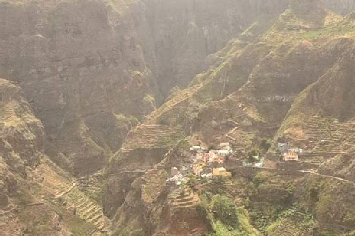 Escorts Alto Fontainhas, Cape Verde — Local Companions