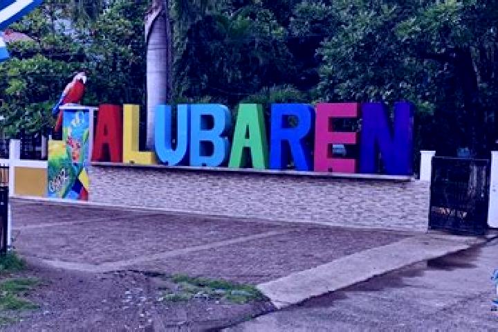Escorts Alubaren, Honduras — Local Companions