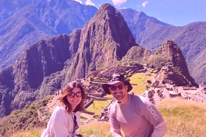 Escorts Ambato, Peru — Local Companions