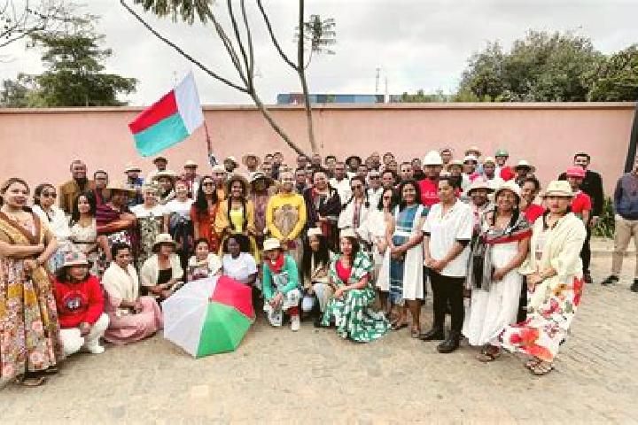 Escorts Amboanjo, Madagascar — Local Companions