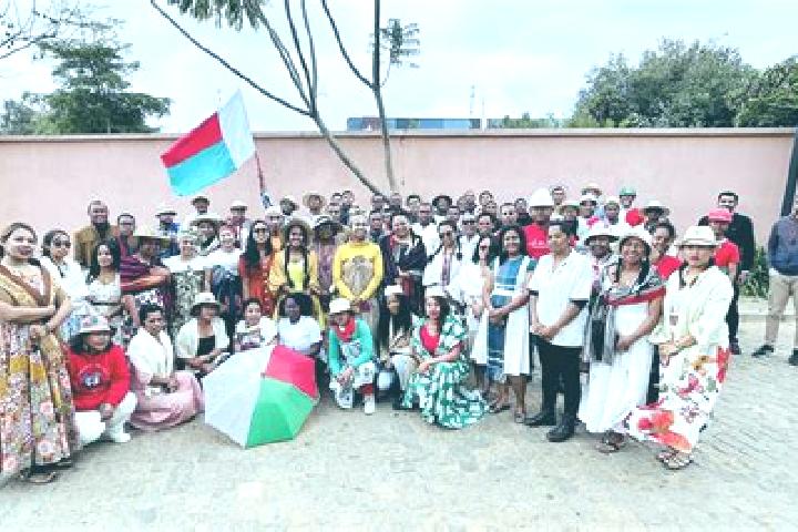 Escorts Anandravy, Madagascar — Local Companions