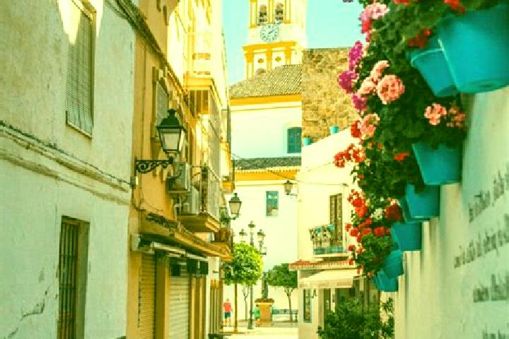 Escorts Anchuras, Spain — Local Companions