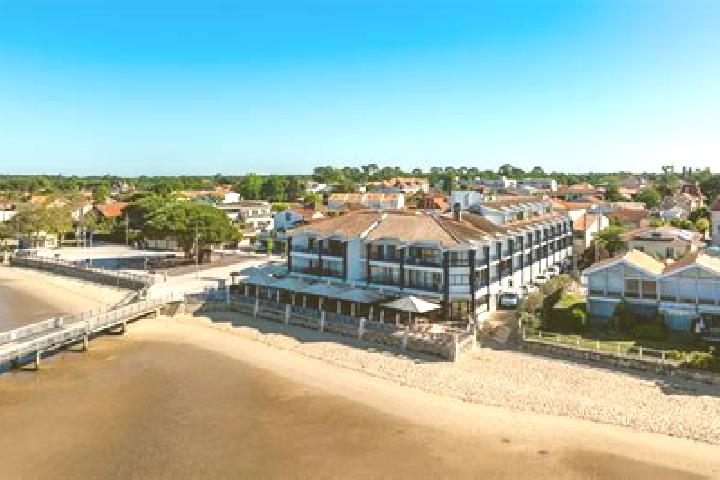 Escorts Andernos-les-Bains, France — Local Companions