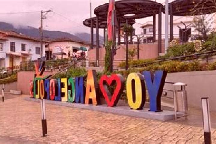 Escorts Angelopolis, Colombia — Local Companions