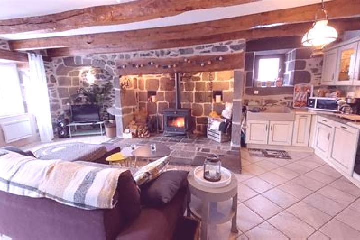Escorts Anglards-de-Salers, France — Local Companions