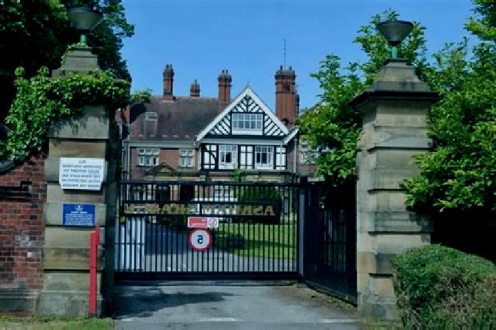 Escorts Angram Grange, United Kingdom — Local Companions