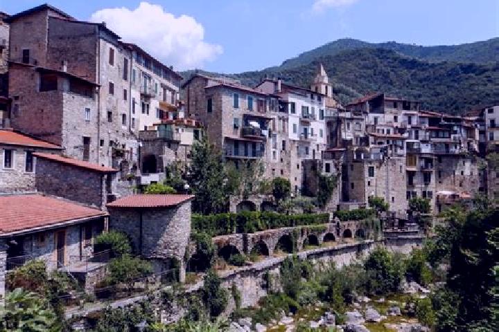 Escorts Angrogna, Italy — Local Companions