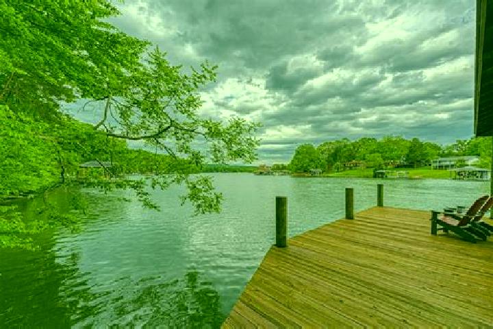 Escorts Apple Mountain Lake, United States — Local Companions