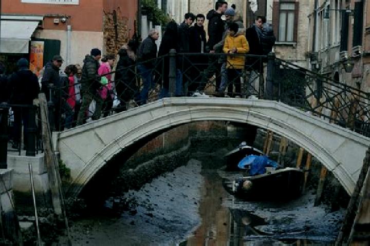 Escorts Ardea, Italy — Local Companions