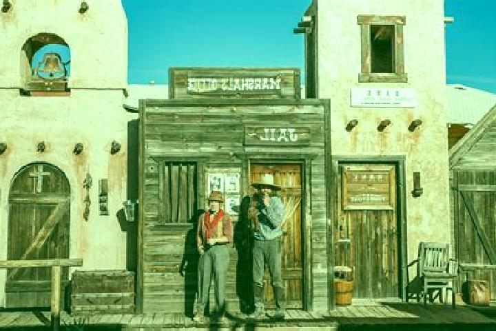 Escorts Arizona Village, United States — Local Companions
