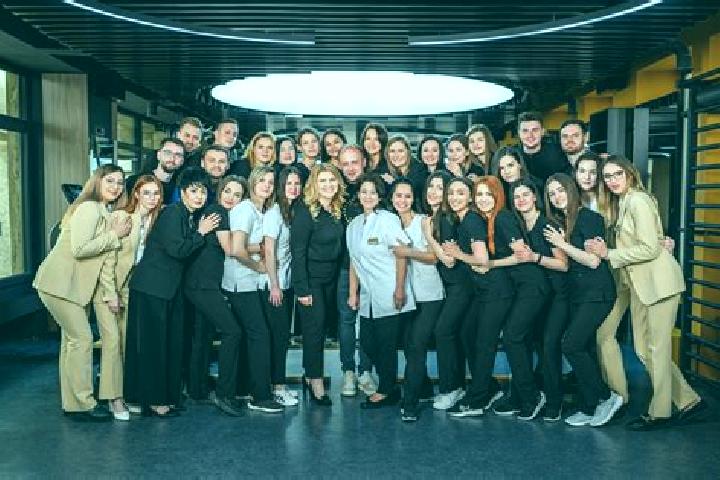 Escorts Aroneanu, Romania — Local Companions