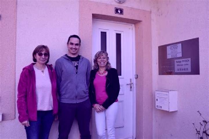 Escorts Ascoux, France — Local Companions