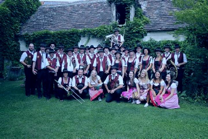 Escorts Au am Leithaberge, Austria — Local Companions
