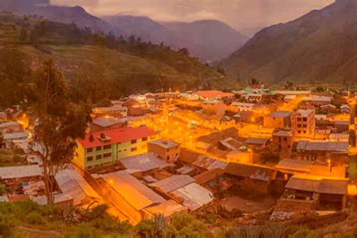 Escorts Aurahua, Peru — Local Companions