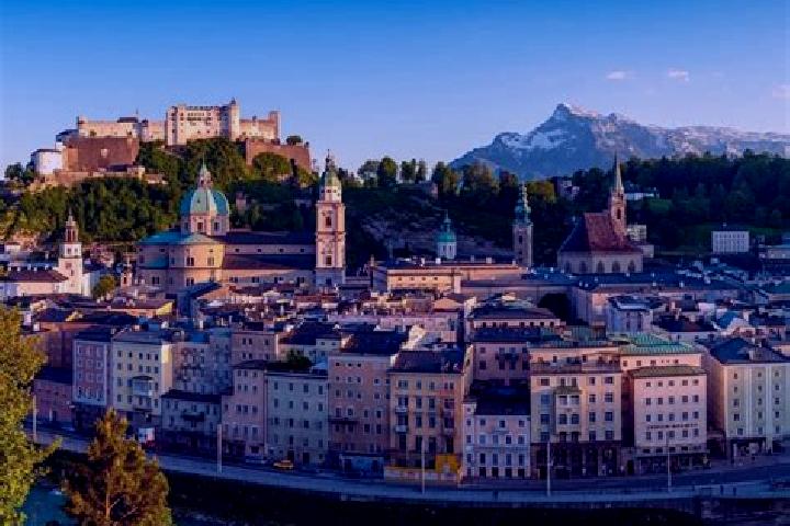 Escorts Ausserbraz, Austria — Local Companions