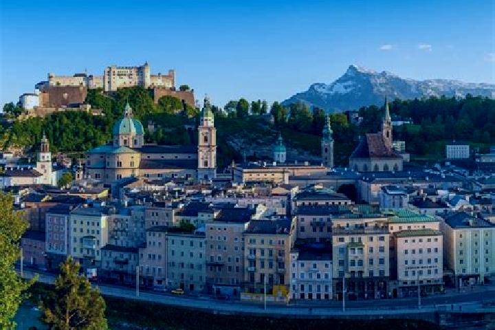 Escorts Ausserschmirn, Austria — Local Companions