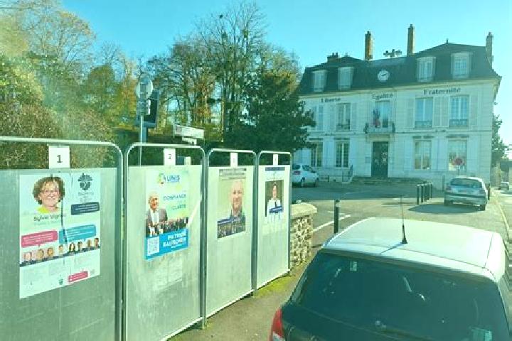 Escorts Avrainville, France — Local Companions