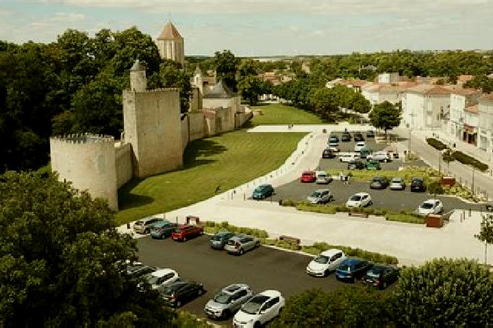 Escorts Aytre, France — Local Companions