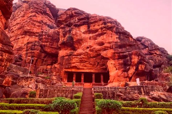 Escorts Badami, India — Local Companions