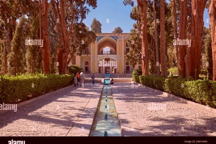 Escorts Bagh-e Behzad, Iran — Local Companions